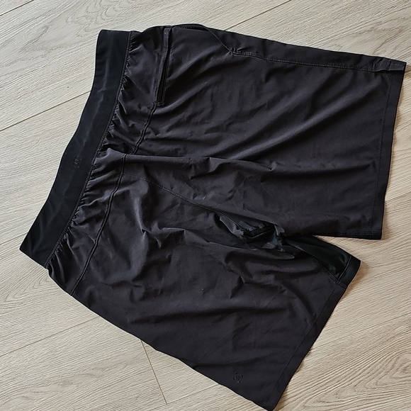 Lululemon T.H.E. Short *Linerless 9" Updated, *Flaw - Read* Size Large - Picture 10 of 16